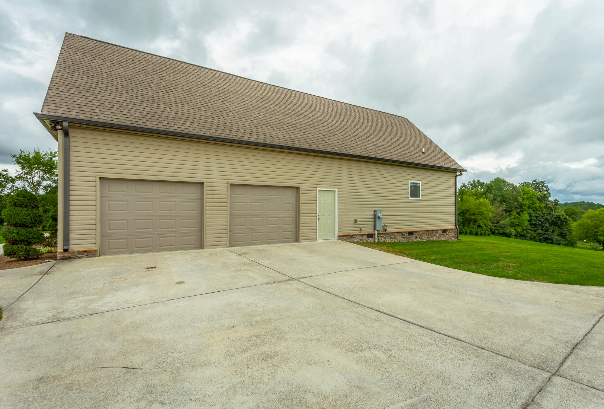 95 Patty Road Ringgold, GA 30736 - Photo 42 of 46 Garage/Driveway