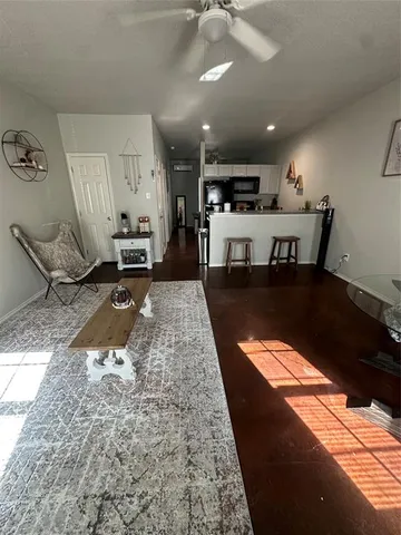 $1,100 | 215 Price Lane, Weatherford, TX 76085