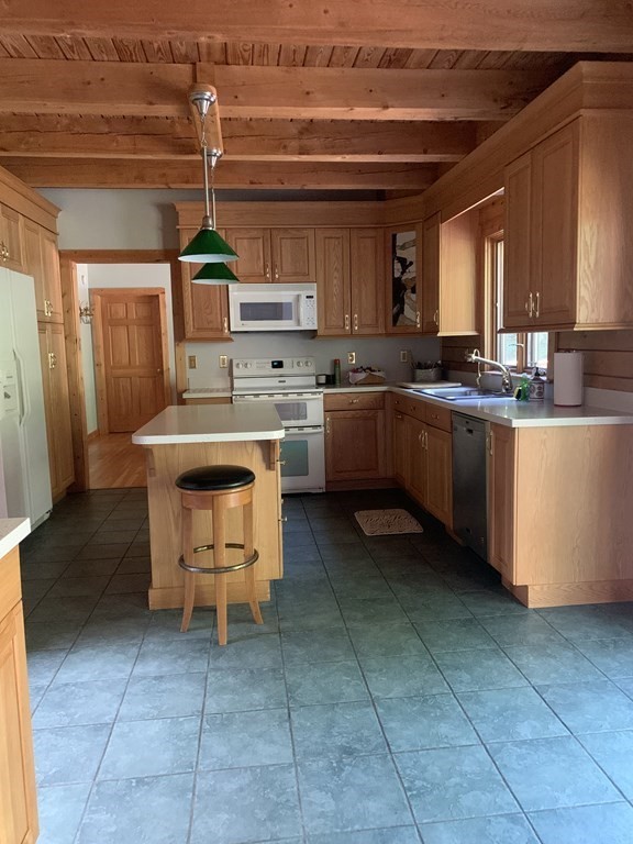 185 Union Road Wales, MA 01081 - Photo 3 of 35
