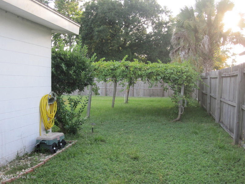 2618 Sam Road Jacksonville, FL 32216 - Photo 15 of 16 a garden view