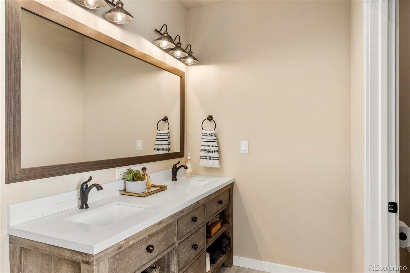11275 South Spring Valley Road Larkspur, CO 80118 - Photo 19 of 40 Gallery Image 19
