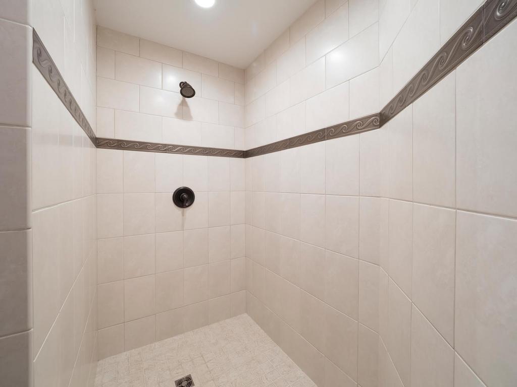 18600 Ridgewood Road Minnetonka, MN 55391 - Photo 36 of 47