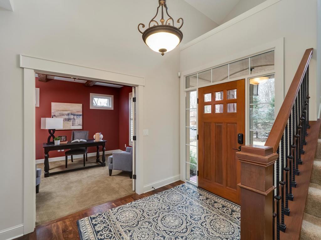 18600 Ridgewood Road Minnetonka, MN 55391 - Photo 4 of 47