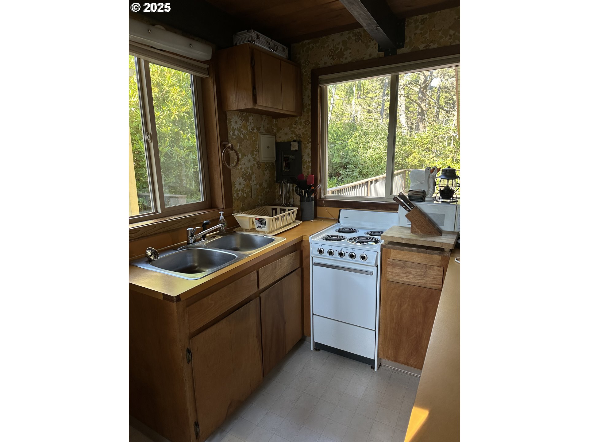 88179 3rd Avenue Florence, OR 97439 - Photo 12 of 40