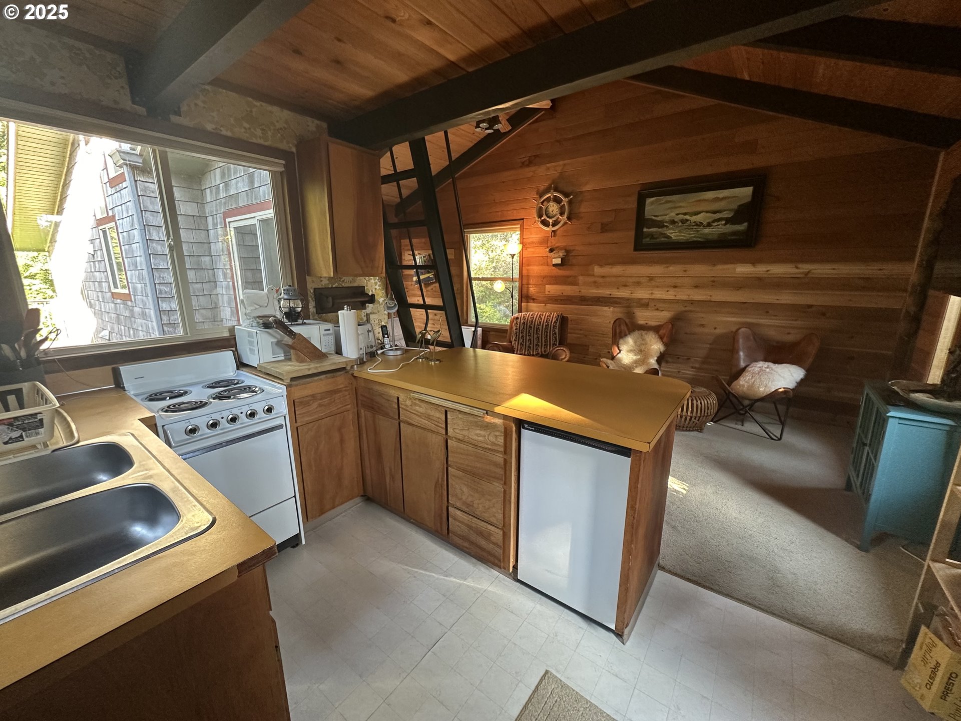 88179 3rd Avenue Florence, OR 97439 - Photo 14 of 40