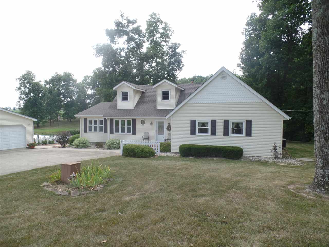 2955 Base Line Road Bloomfield, IN 47424 - Photo 14 of 20
