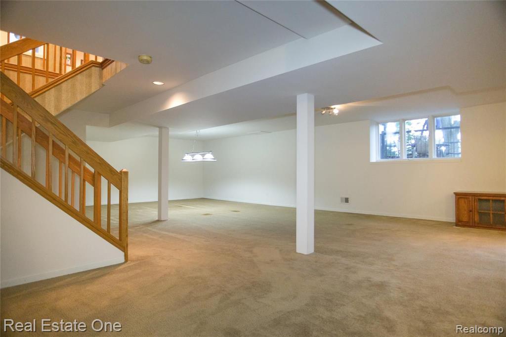 673 Augusta Drive Rochester Hills, MI 48309 - Photo 25 of 36