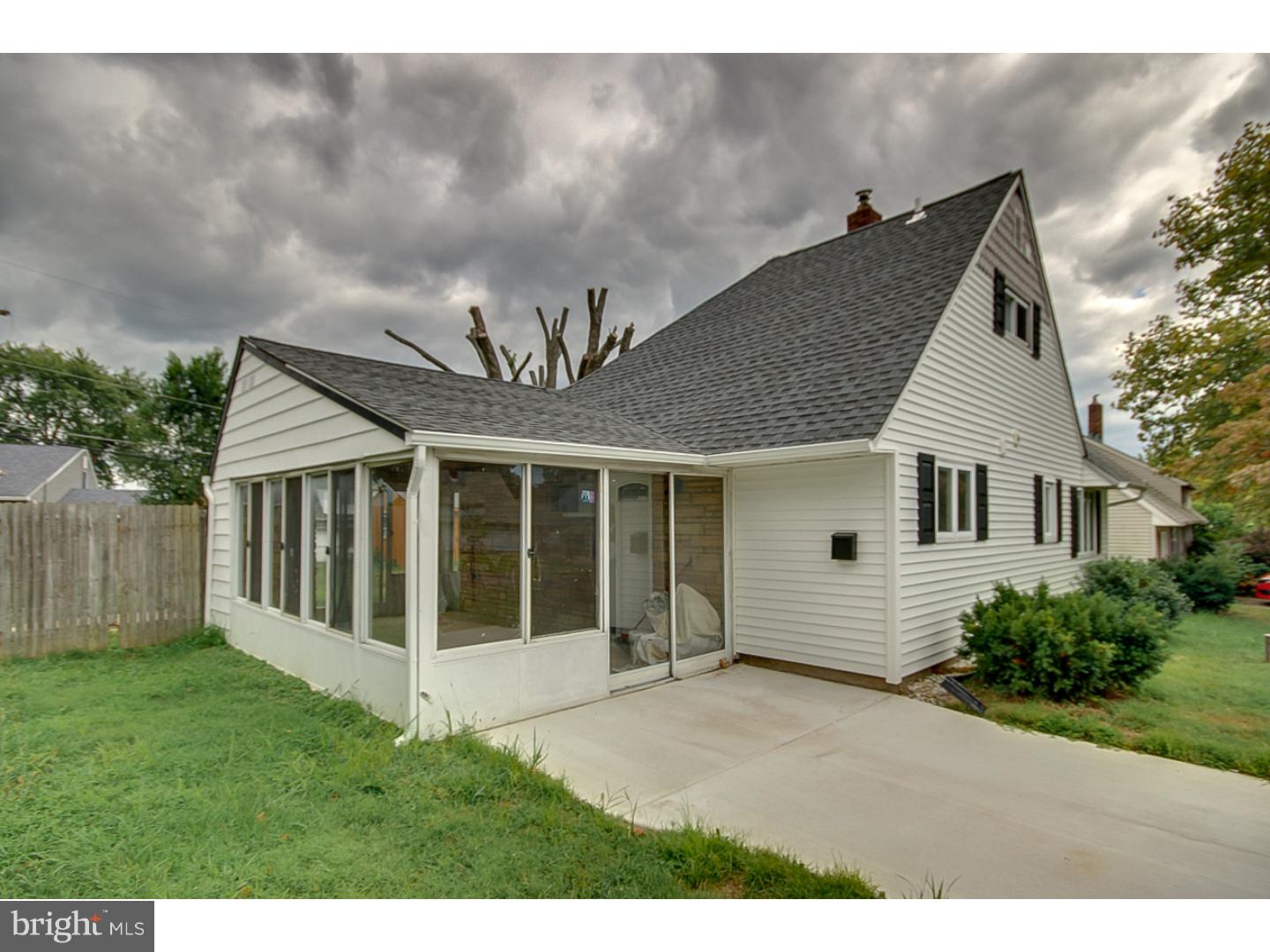58 Rambler Lane Levittown, PA 19055 - Photo 2 of 24 Gallery Image 2