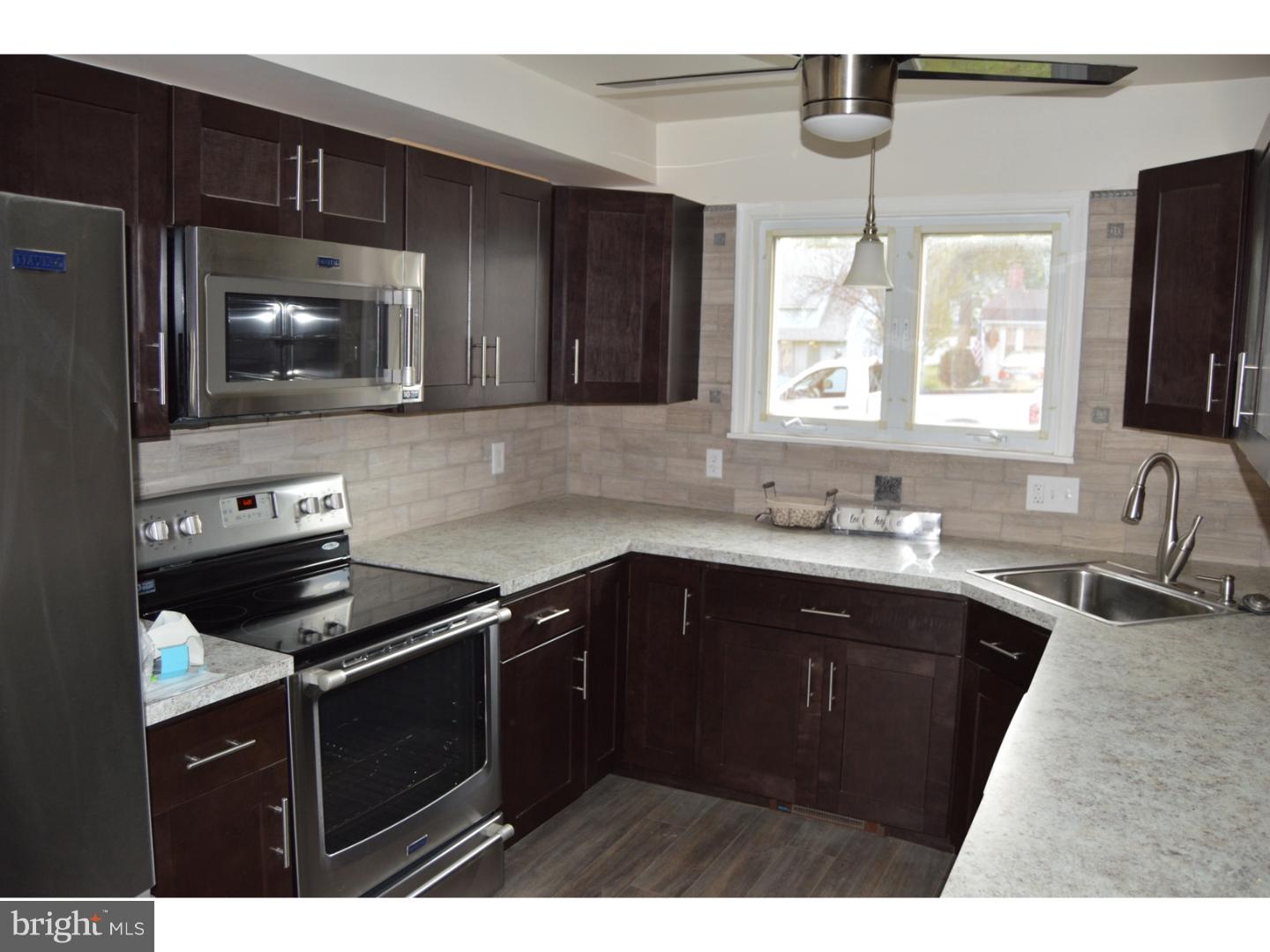 58 Rambler Lane Levittown, PA 19055 - Photo 6 of 24 Gallery Image 6