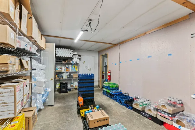 $379,900 | 8545 South State Highway, Commiskey, IN 47227