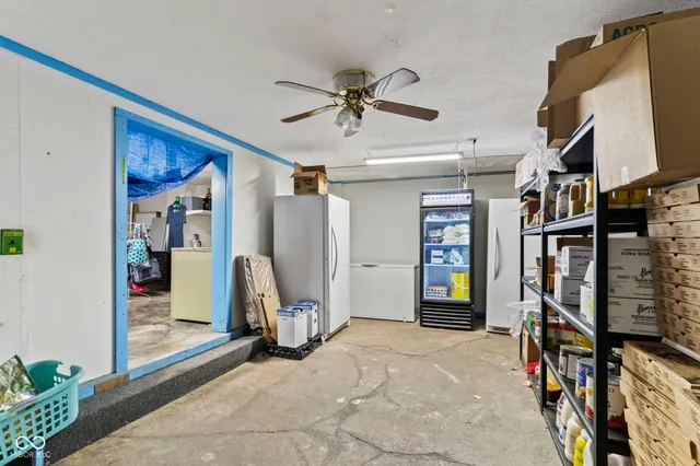 $379,900 | 8545 South State Highway, Commiskey, IN 47227