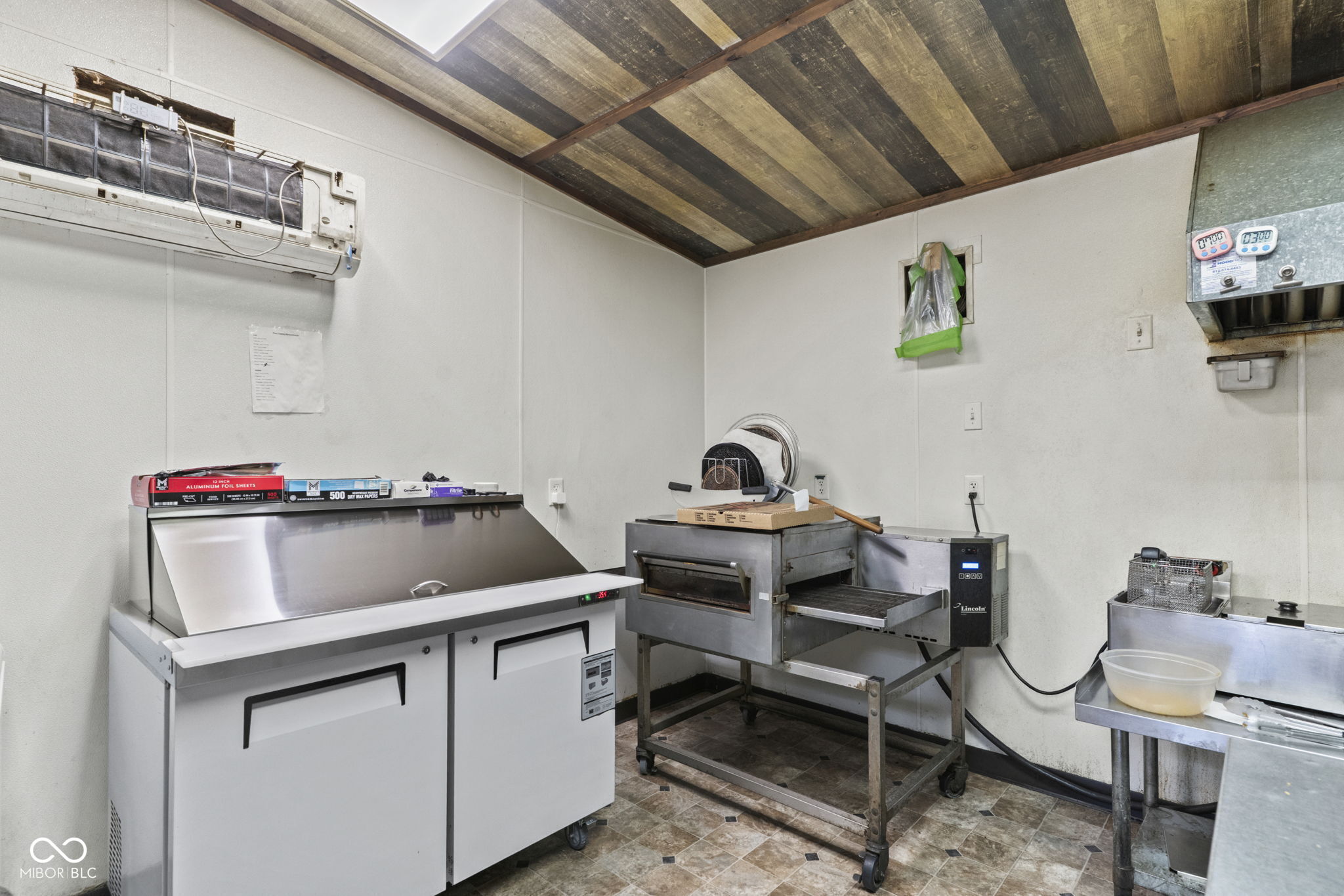 8545 South State Highway Commiskey, IN 47227 - Photo 21 of 34