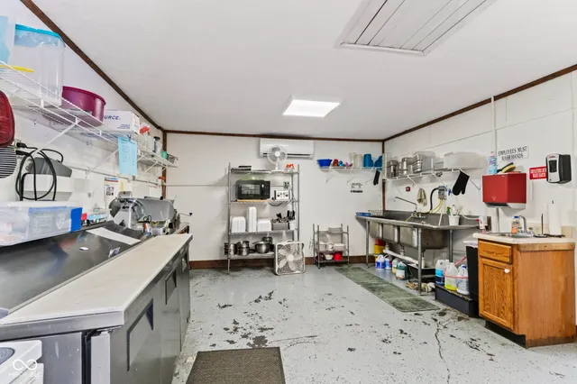 $379,900 | 8545 South State Highway, Commiskey, IN 47227