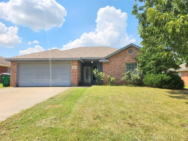 $249,900 | 414 Dakota Drive, Joshua, TX 76058