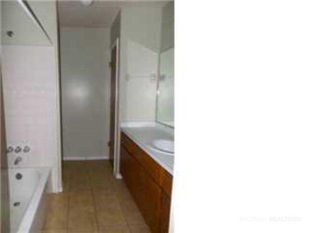 1290 Burnt Tree Drive East Mobile, AL 36695 - Photo 12 of 15 Master Bathroom