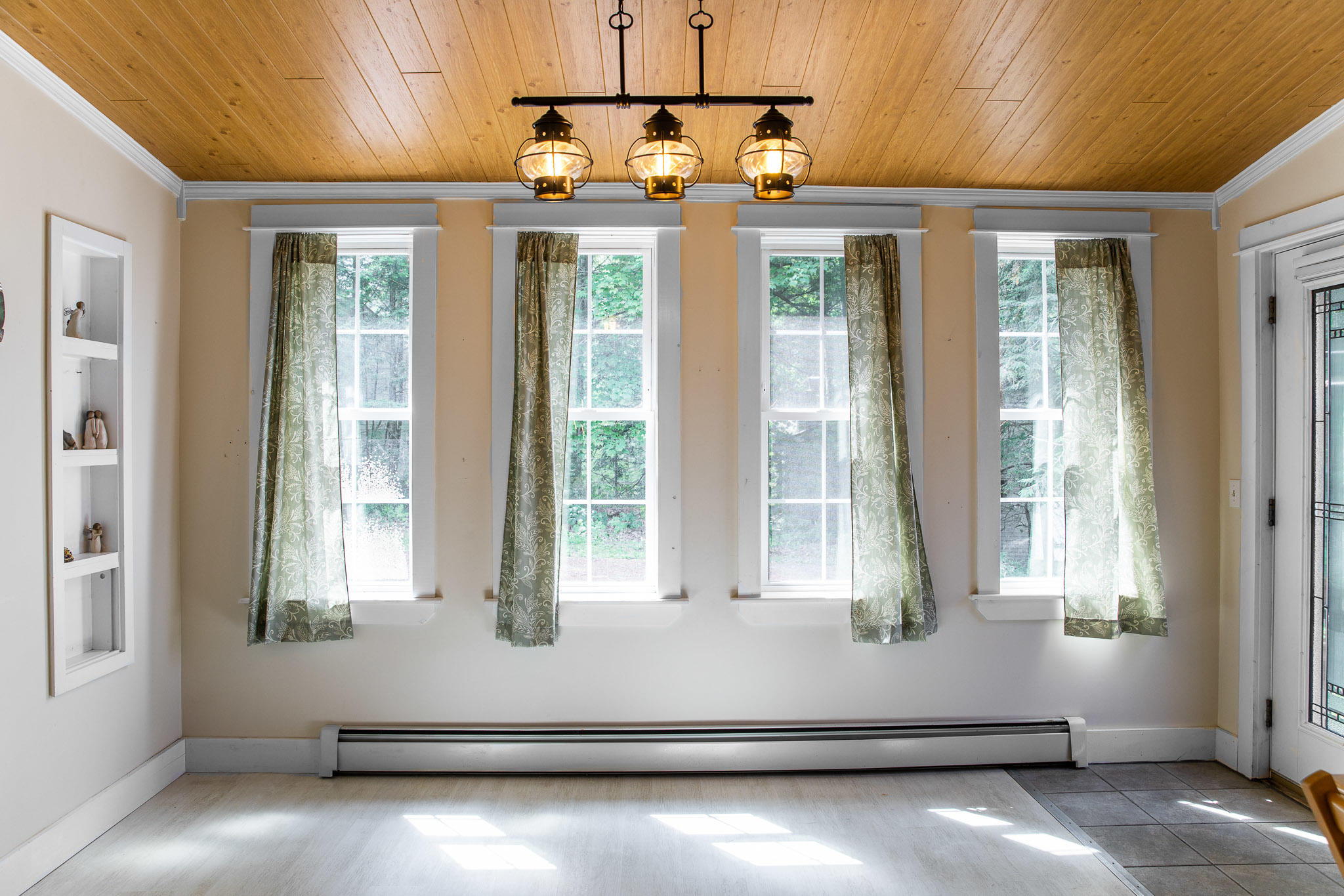 925 Transalpine Road Lincoln, ME 04457 - Photo 29 of 50 Transalpine Interiors-2