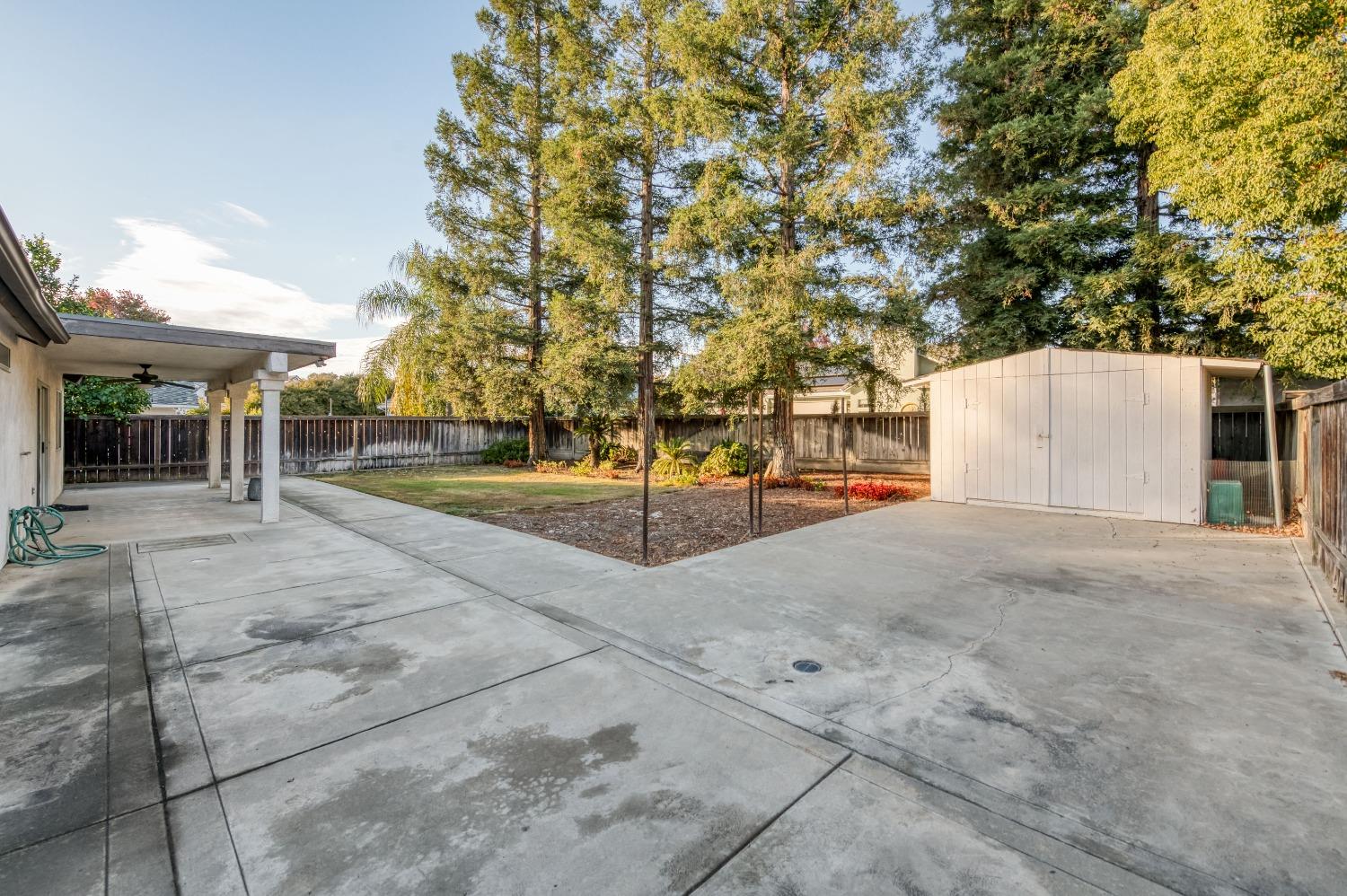 2365 Fallbrook Avenue Clovis, CA 93611 - Photo 36 of 42 a view of a backyard
