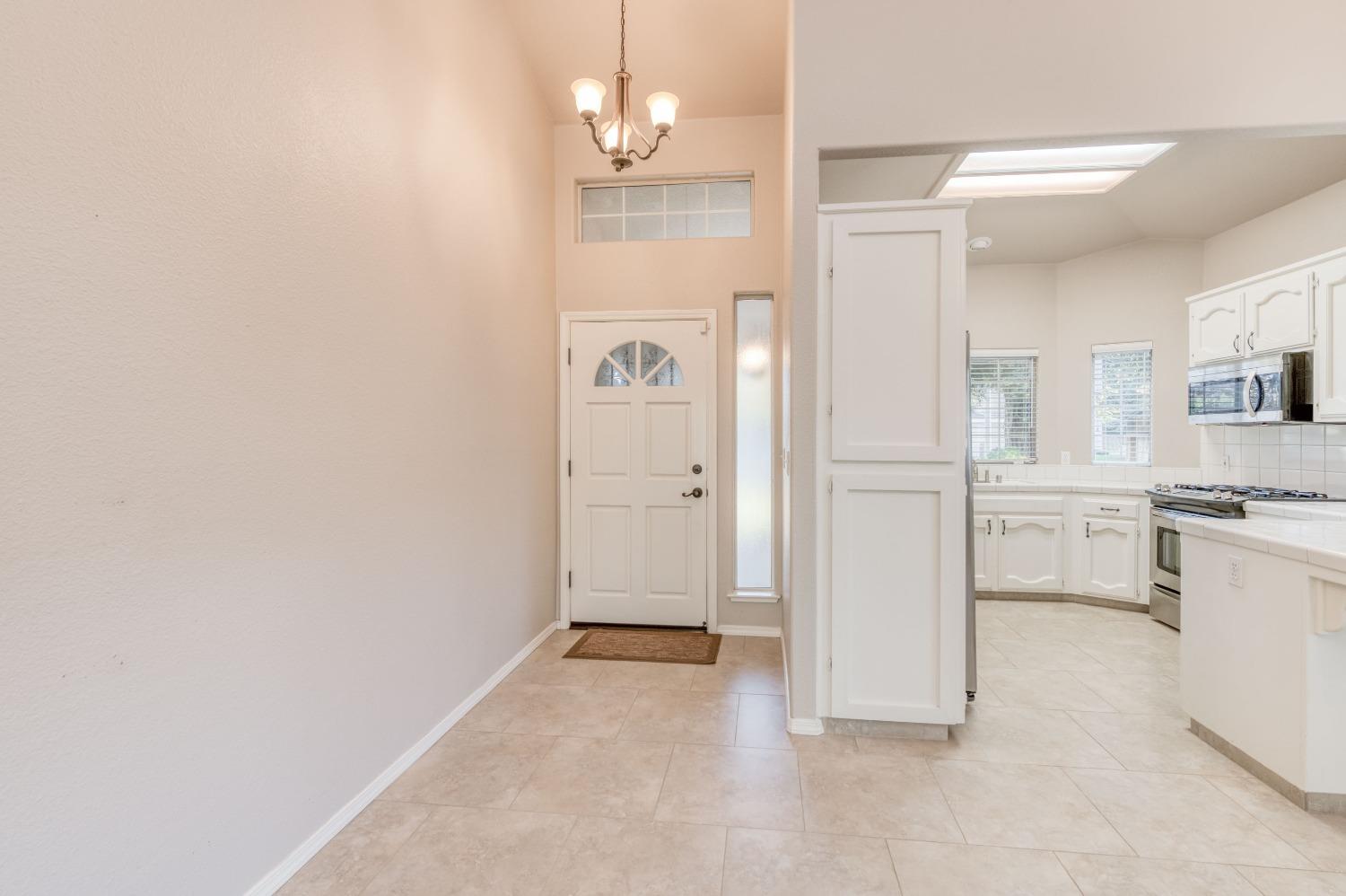 2365 Fallbrook Avenue Clovis, CA 93611 - Photo 8 of 42