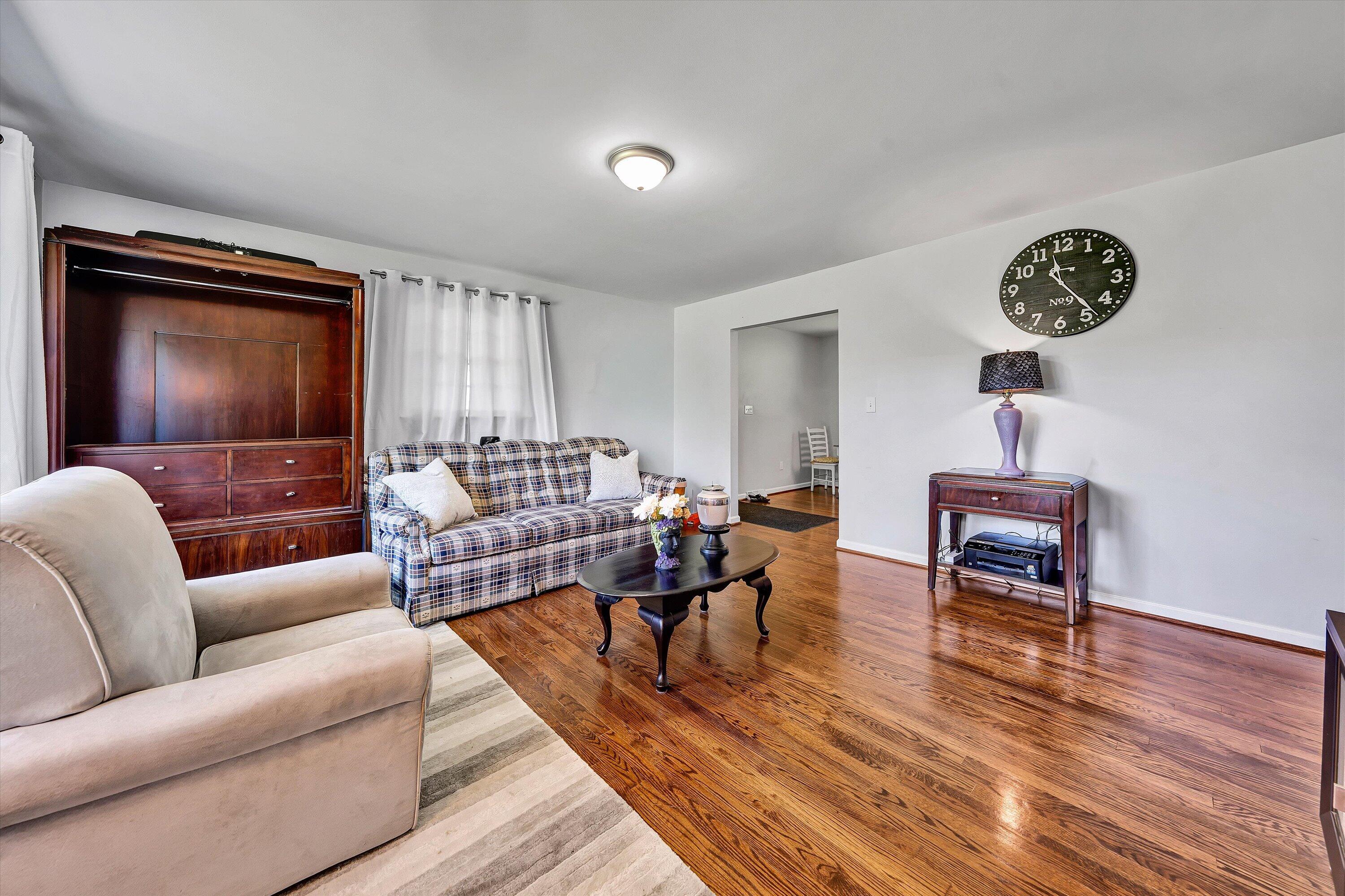 3774 Springwood Road Fincastle, VA 24090 - Photo 4 of 22 04-DSC00001