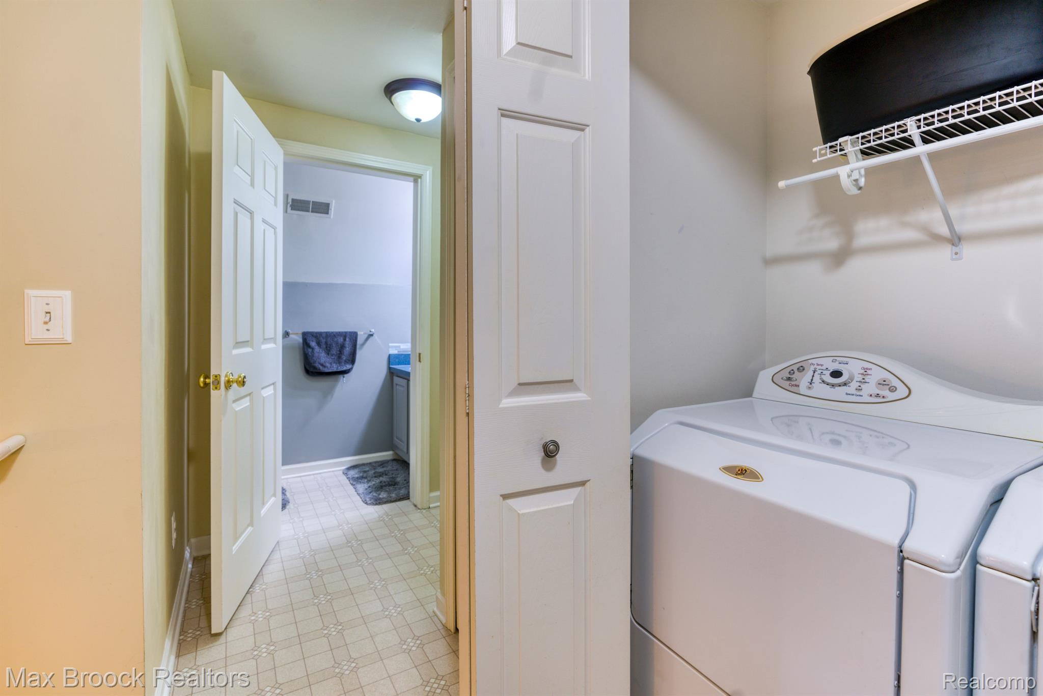 16834 Farmington Road Livonia, MI 48154 - Photo 17 of 24 Gallery Image 17