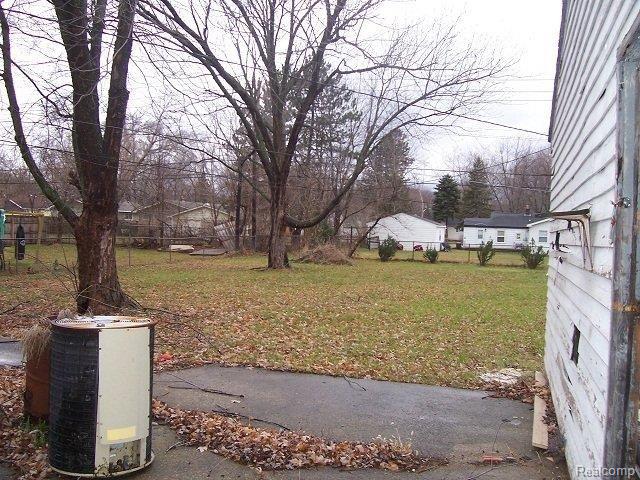 5281 Sashabaw Road Clarkston, MI 48346 - Photo 17 of 17 Rear yard