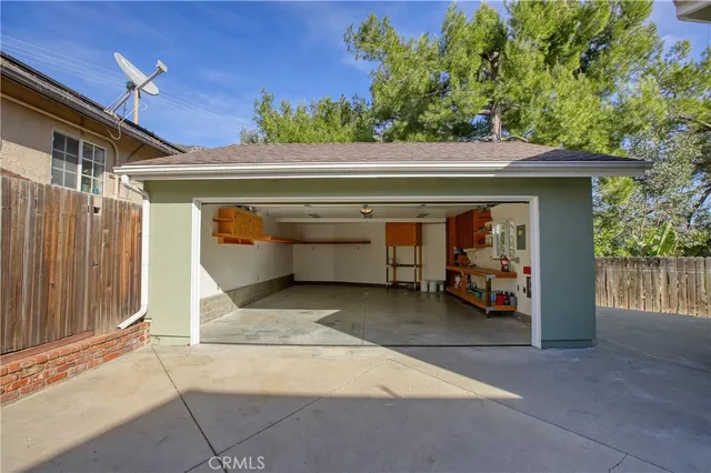 $1,439,000 | 5166 Finehill Avenue, La Crescenta, CA 91214