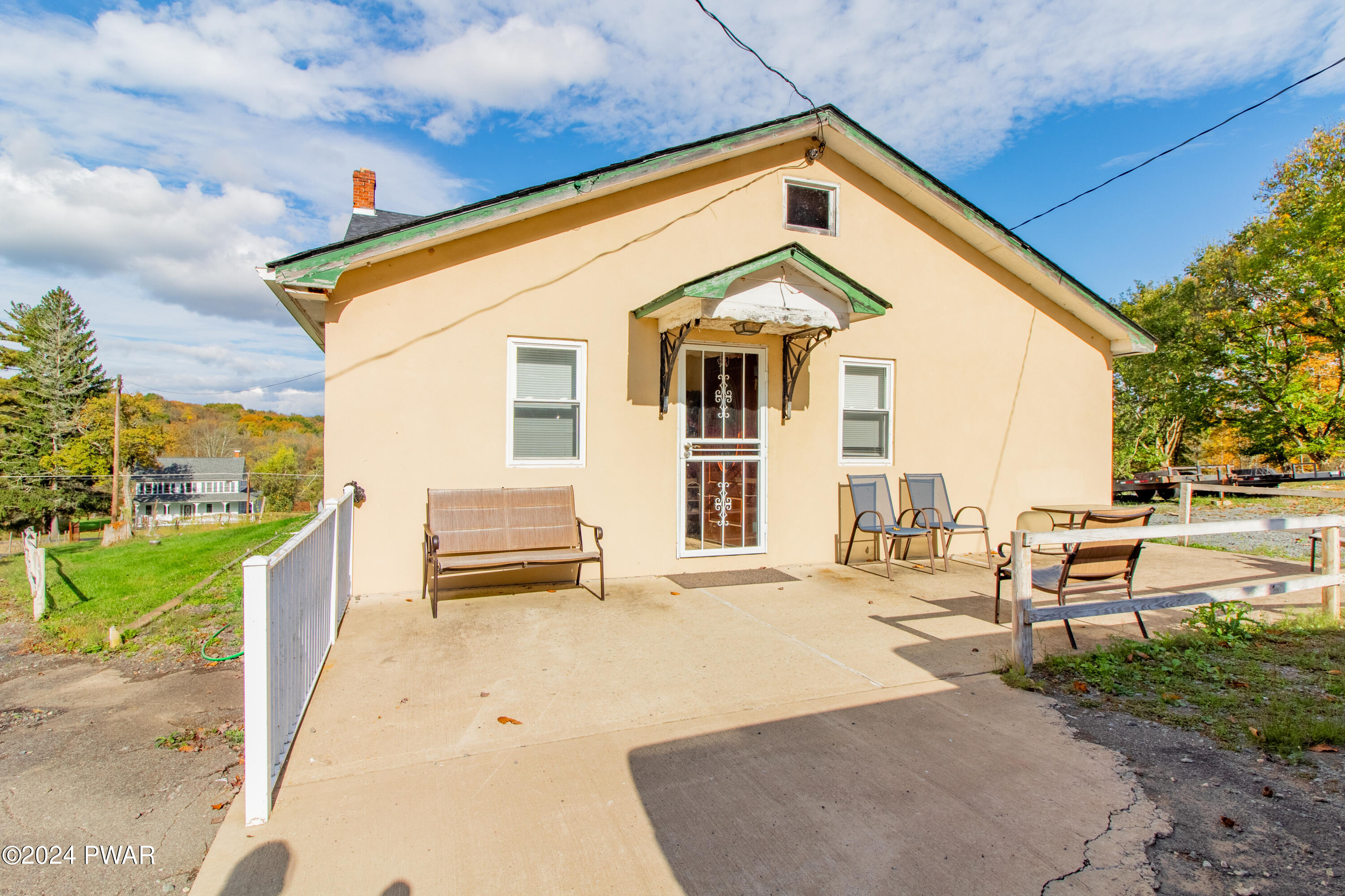 69 East Sterling Road Newfoundland, PA 18445 - Photo 2 of 57