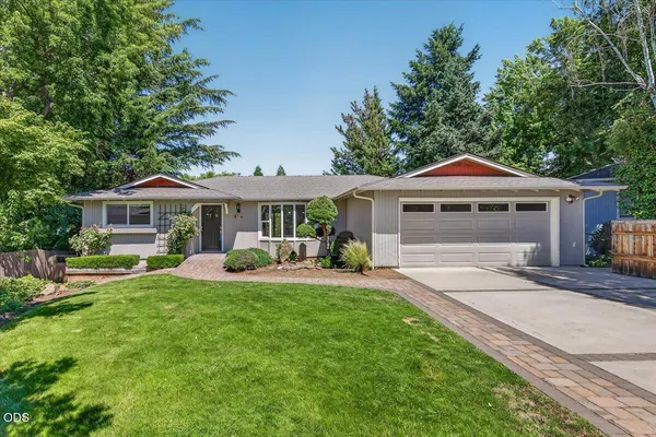 $495,000 | 416 Piccadilly Circle, Medford, OR 97504
