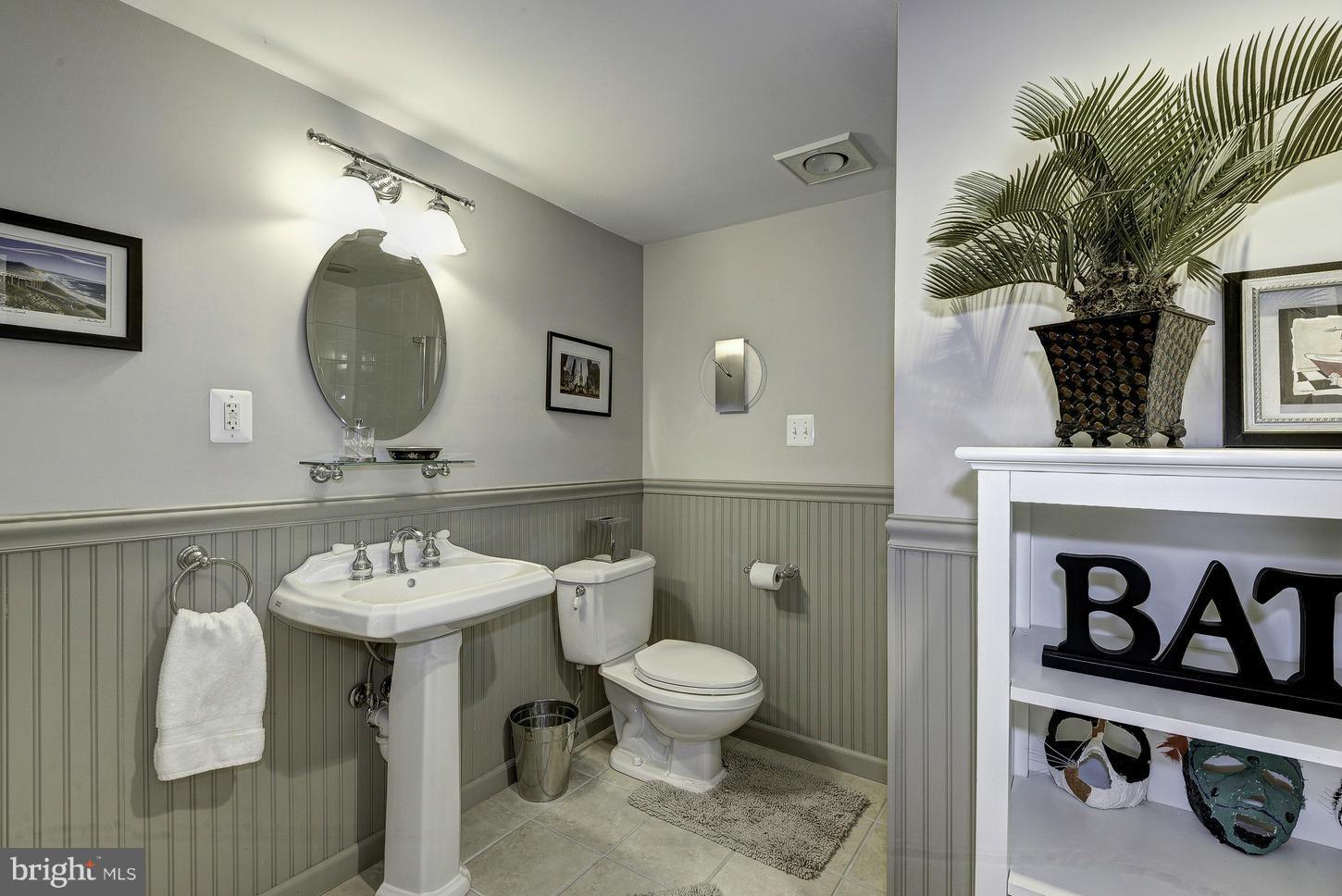8817 Cold Spring Road Potomac, MD 20854 - Photo 25 of 30 Bath
