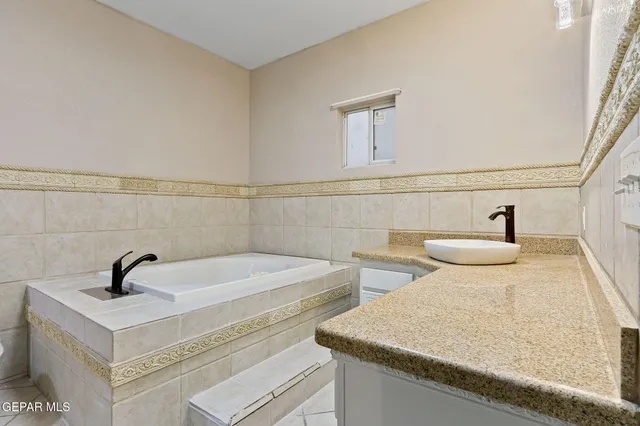 $299,000 | 1121 Spartan Drive, Canutillo, TX 79835