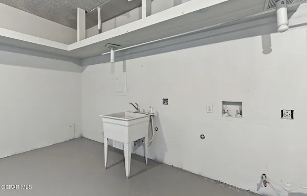 $298,400 | 1121 Spartan Drive, Canutillo, TX 79835