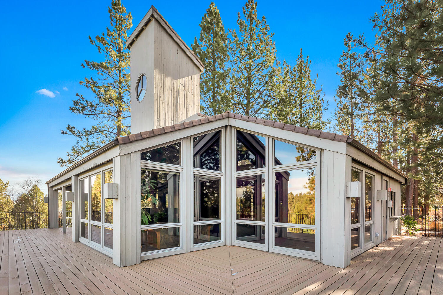 19666 Sunshine Way Bend, OR 97702 - Photo 27 of 31 Community Clubhouse