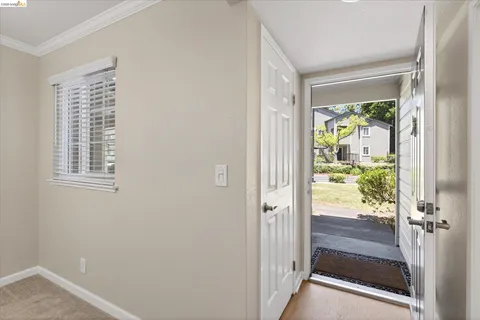 $474,999 | 660 Canyon Oaks Drive, Unit B, Oakland, CA 94605