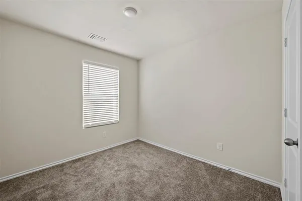 $1,350 | 601 Thomas Street, Unit 2, Bonham, TX 75418