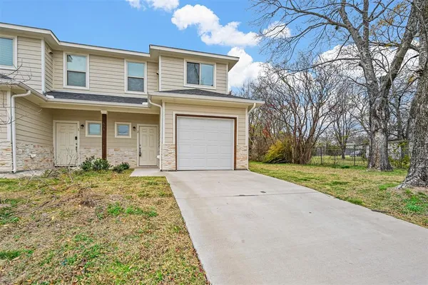 $1,350 | 601 Thomas Street, Unit 2, Bonham, TX 75418