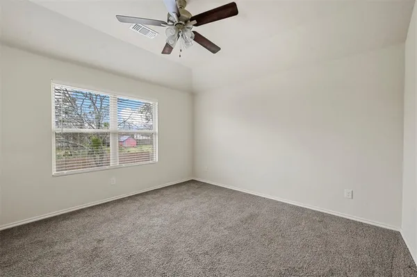 $1,350 | 601 Thomas Street, Unit 2, Bonham, TX 75418