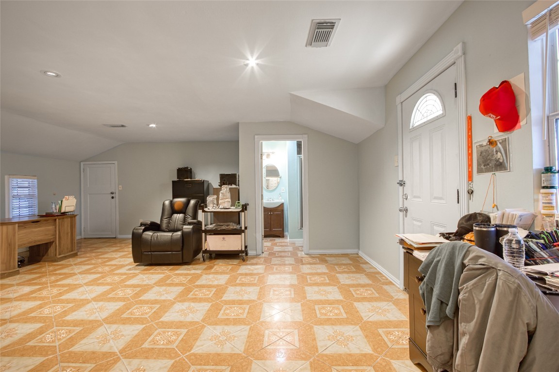 13117 Player Street Houston, TX 77045 - Photo 20 of 36 a living room with furniture gym equipment and view of living room