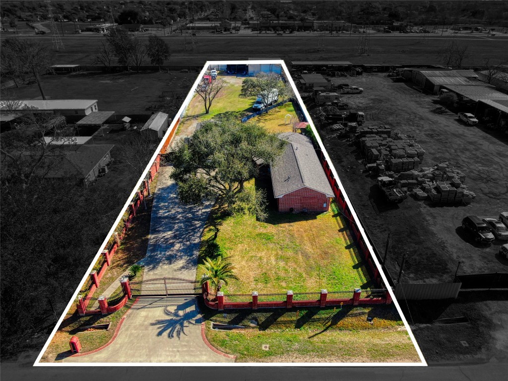 13117 Player Street Houston, TX 77045 - Photo 4 of 36 a view of swimming pool