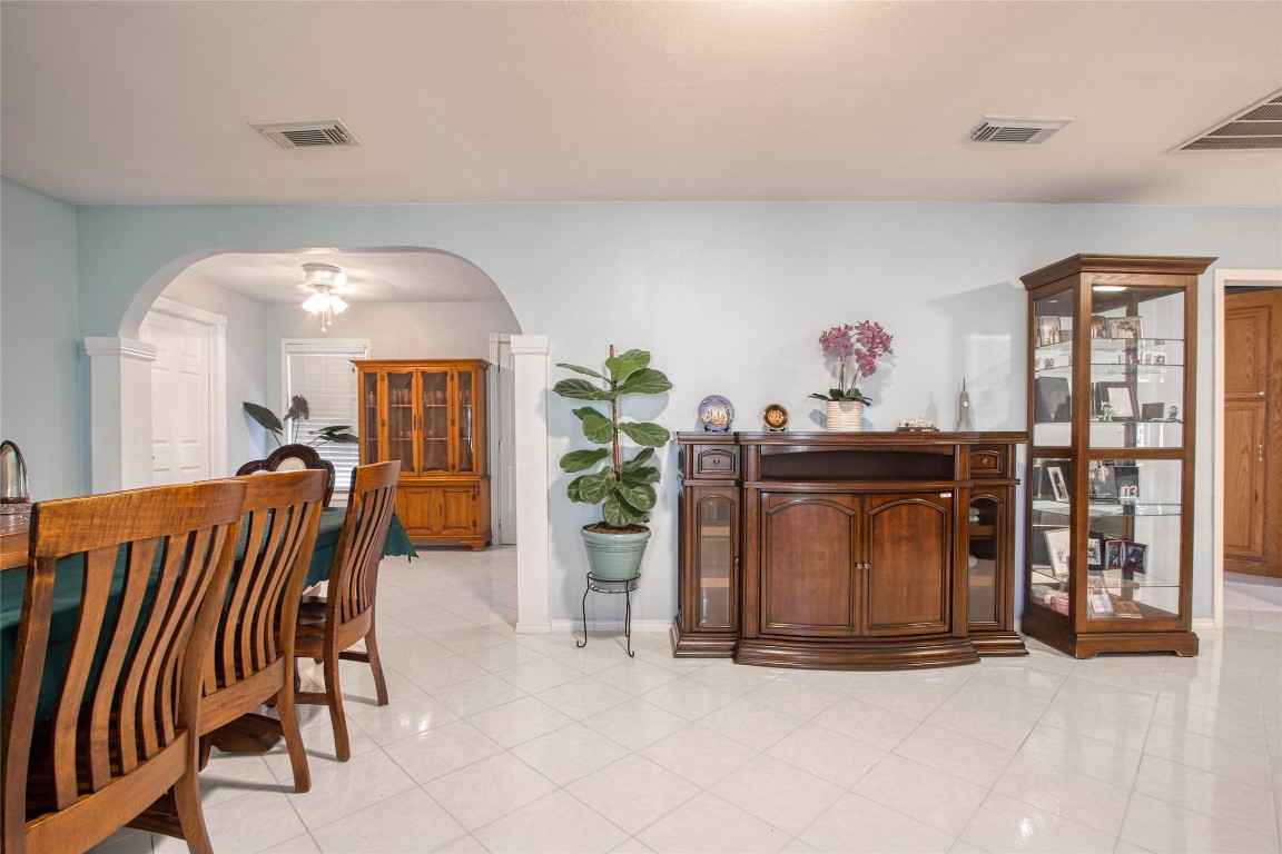 13117 Player Street Houston, TX 77045 - Photo 5 of 36 a view of a livingroom with furniture and window