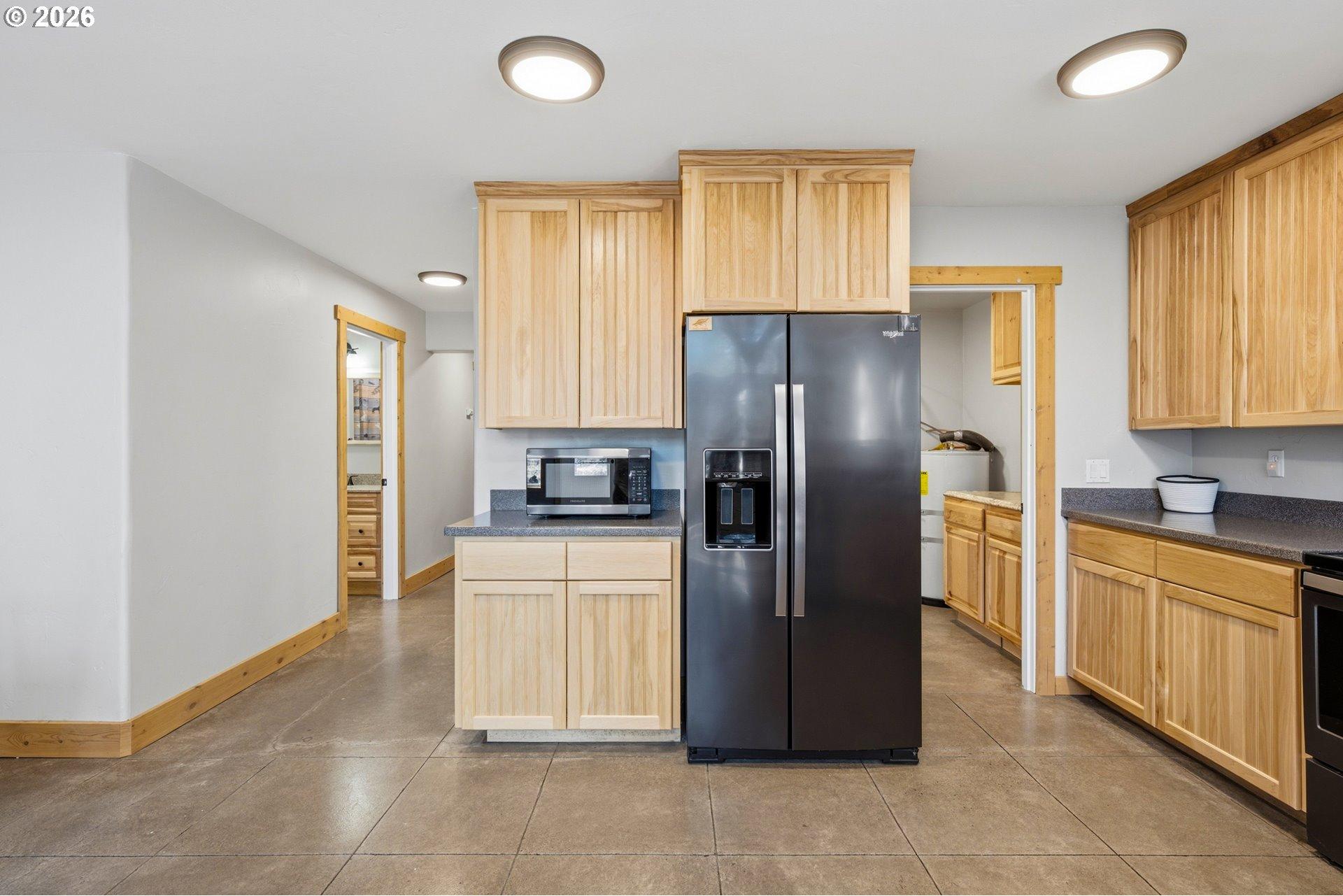 10345 Rider Court La Pine, OR 97739 - Photo 11 of 35 Kitchen