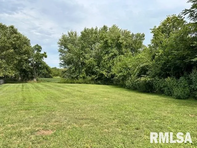 $8,900 | 22 Southland Park, Jacksonville, IL 62650