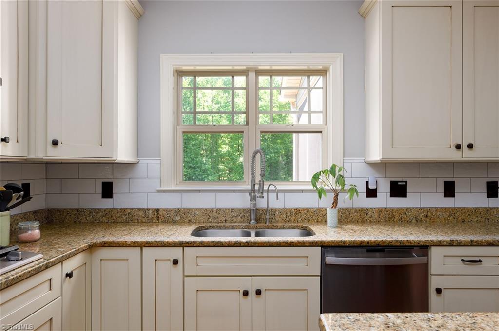 8931 Grove Park Drive Oak Ridge, NC 27310 - Photo 10 of 36