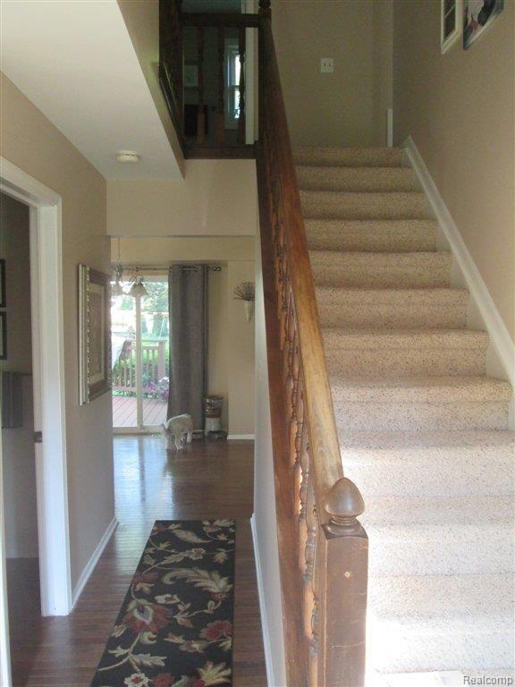 1253 Hathaway Rising Rochester, MI 48306 - Photo 6 of 13 entry way.JPG