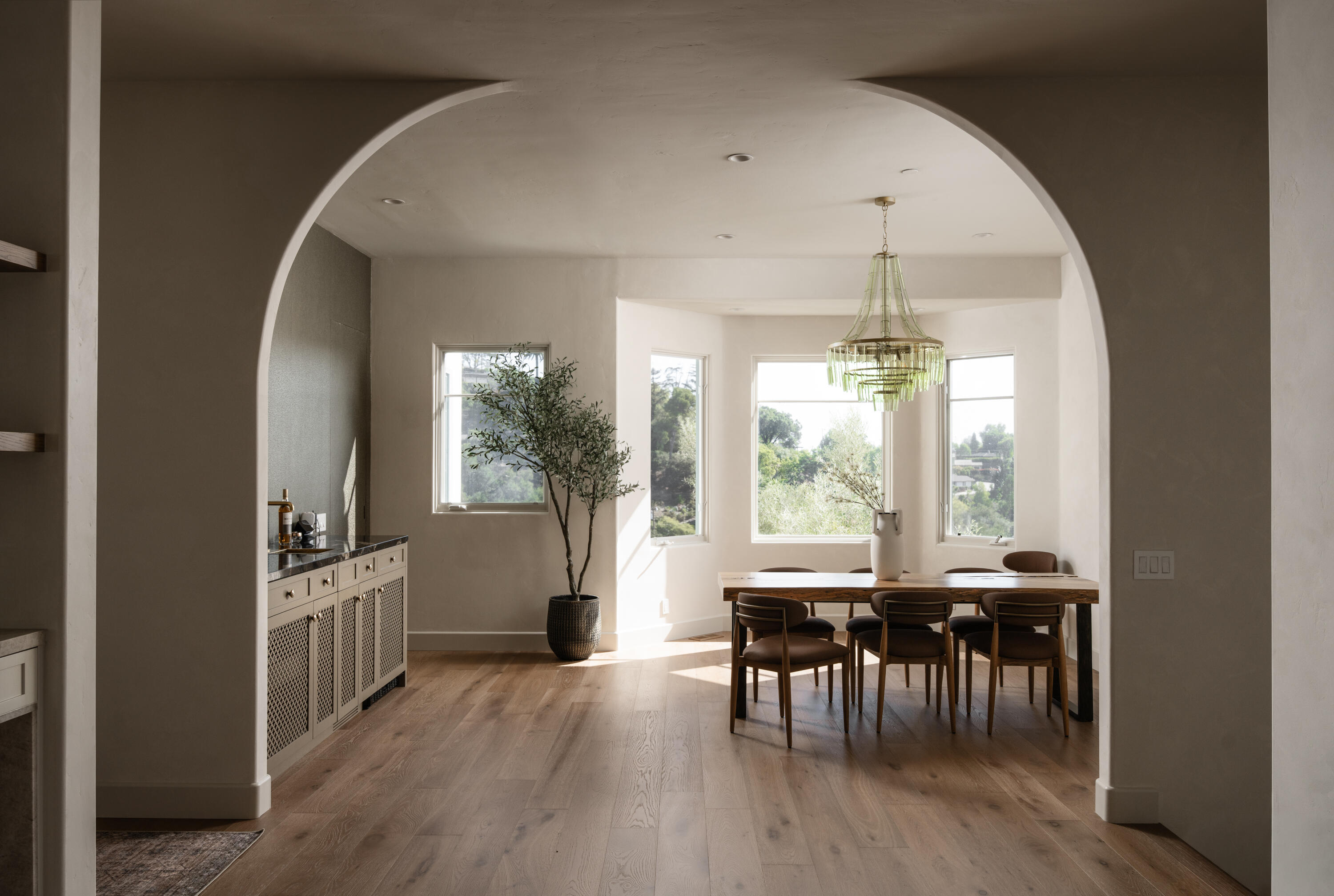 2827 Palomino Ridge Lane Santa Barbara, CA 93105 - Photo 14 of 36 Dining room & bar