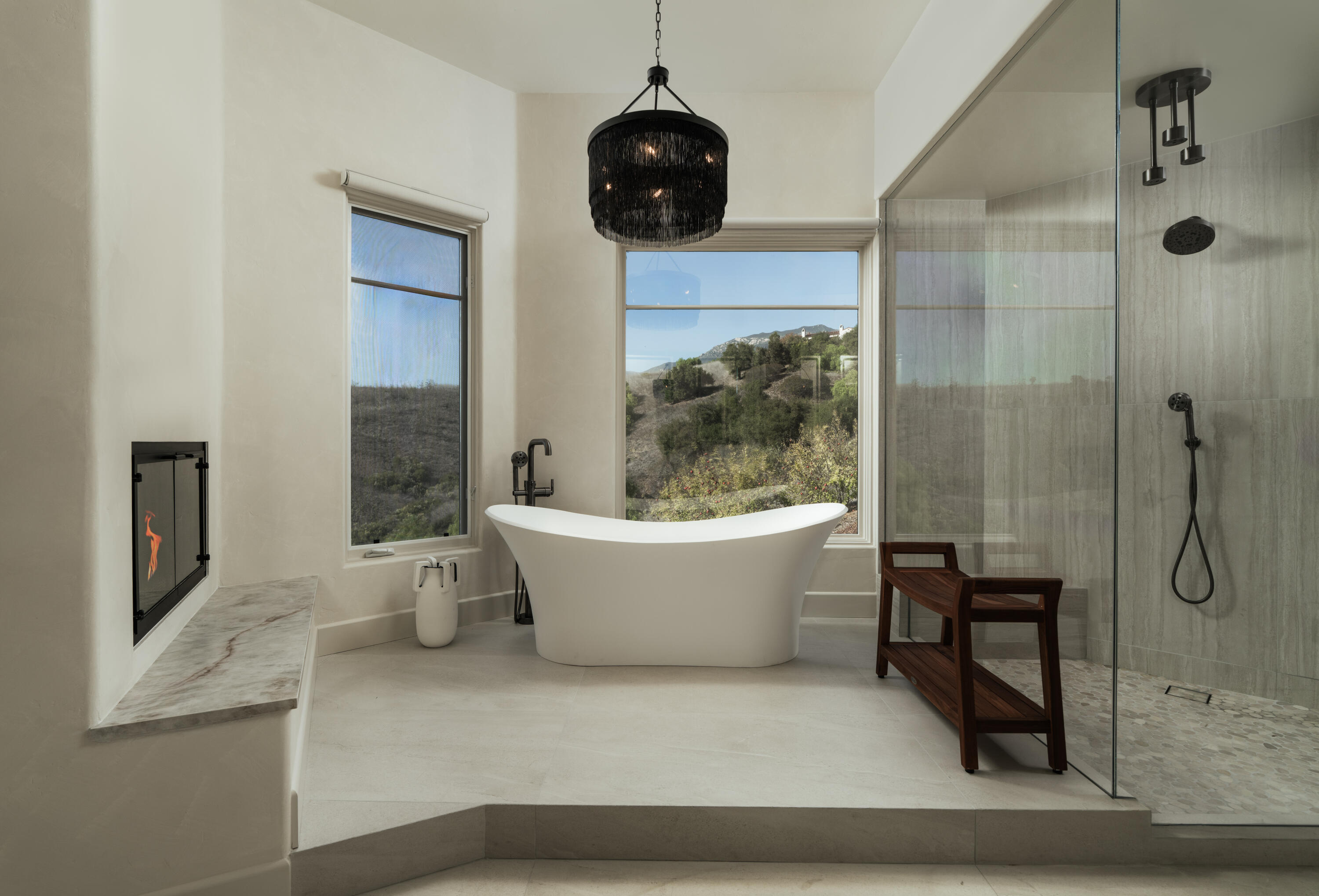 2827 Palomino Ridge Lane Santa Barbara, CA 93105 - Photo 19 of 36 Primary tub & shower