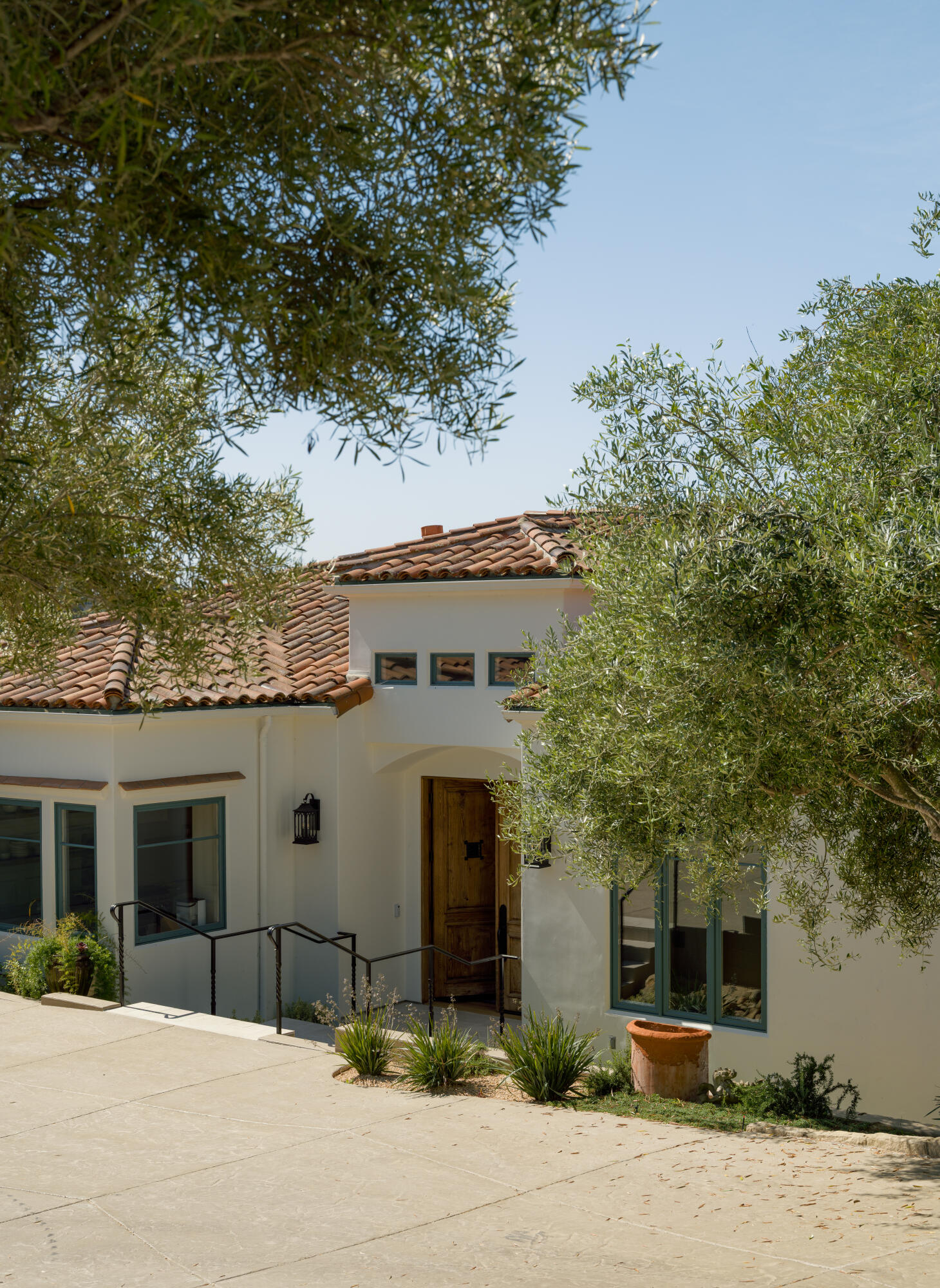 2827 Palomino Ridge Lane Santa Barbara, CA 93105 - Photo 2 of 36 Front exterior