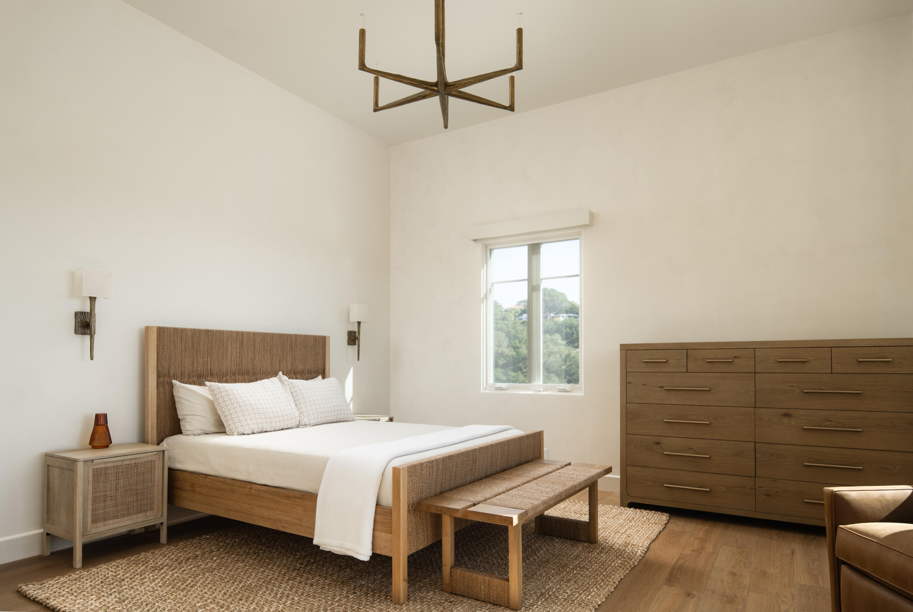 2827 Palomino Ridge Lane Santa Barbara, CA 93105 - Photo 21 of 36 Ensuite bedroom on mainlevel