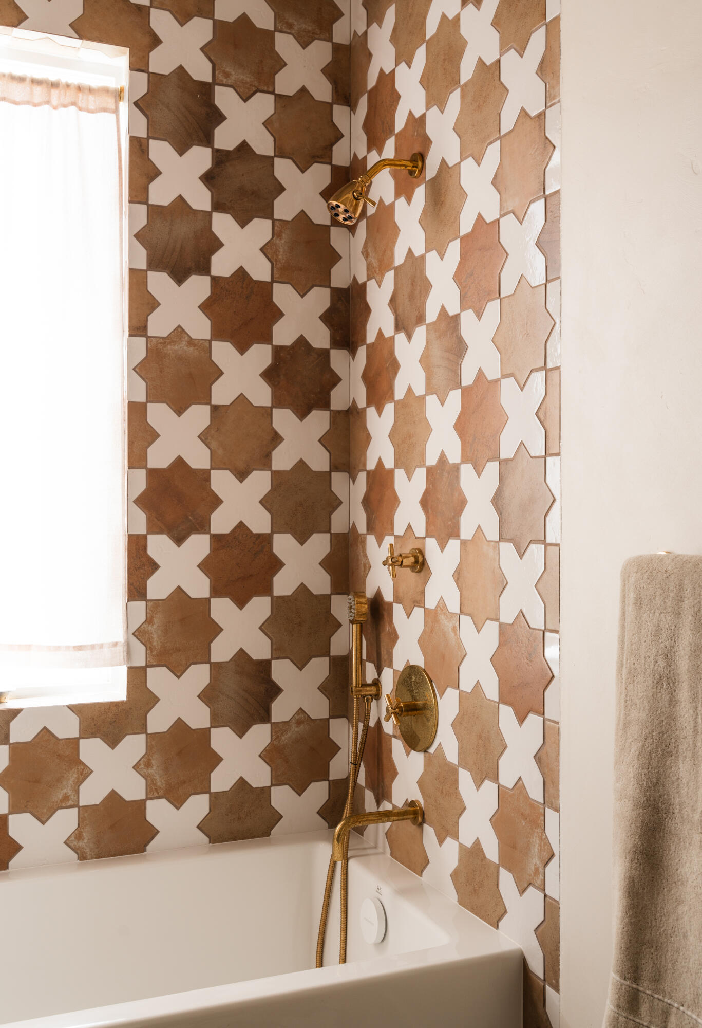2827 Palomino Ridge Lane Santa Barbara, CA 93105 - Photo 25 of 36 Bathroom shower