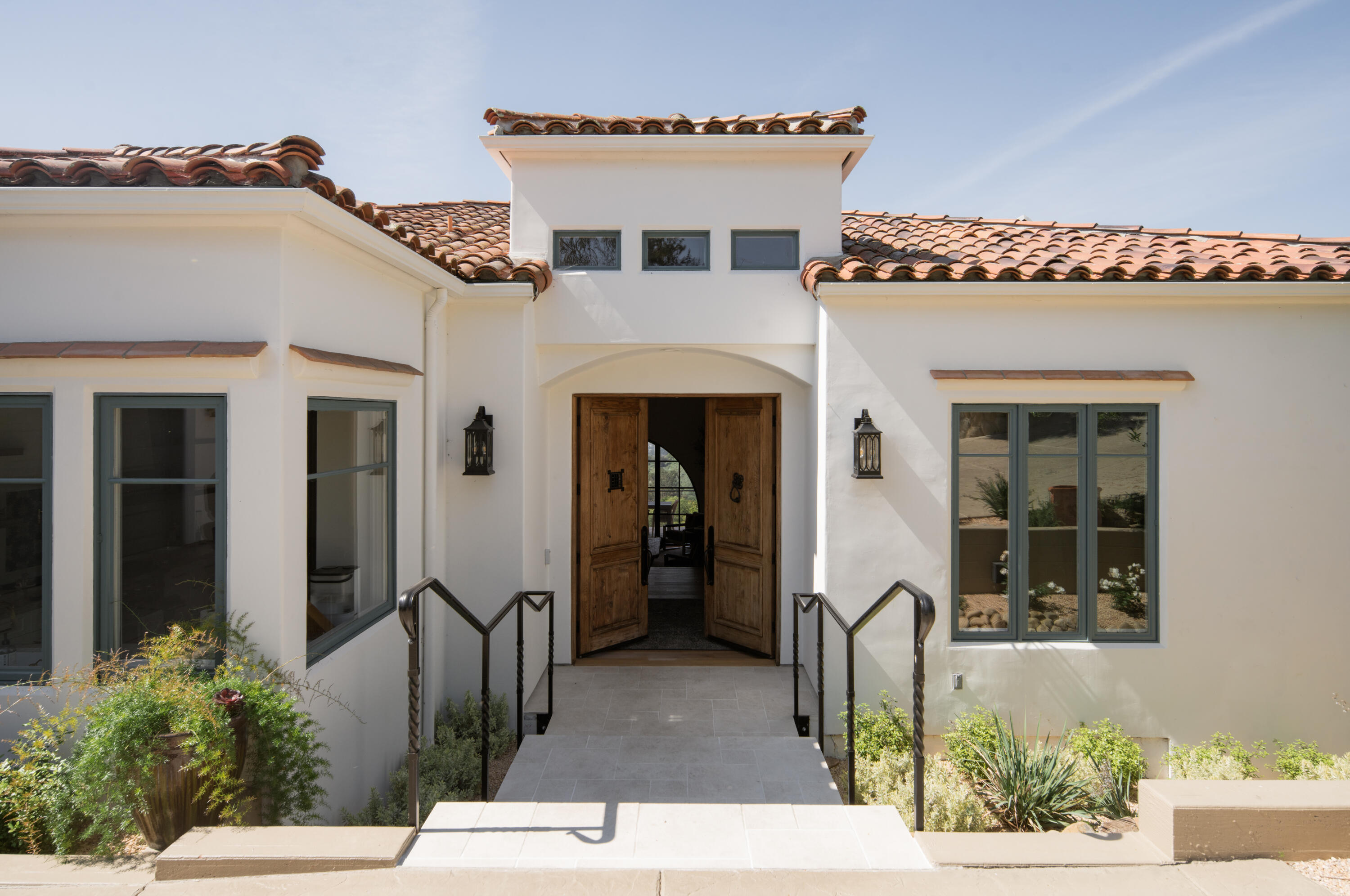 2827 Palomino Ridge Lane Santa Barbara, CA 93105 - Photo 3 of 36 Entry