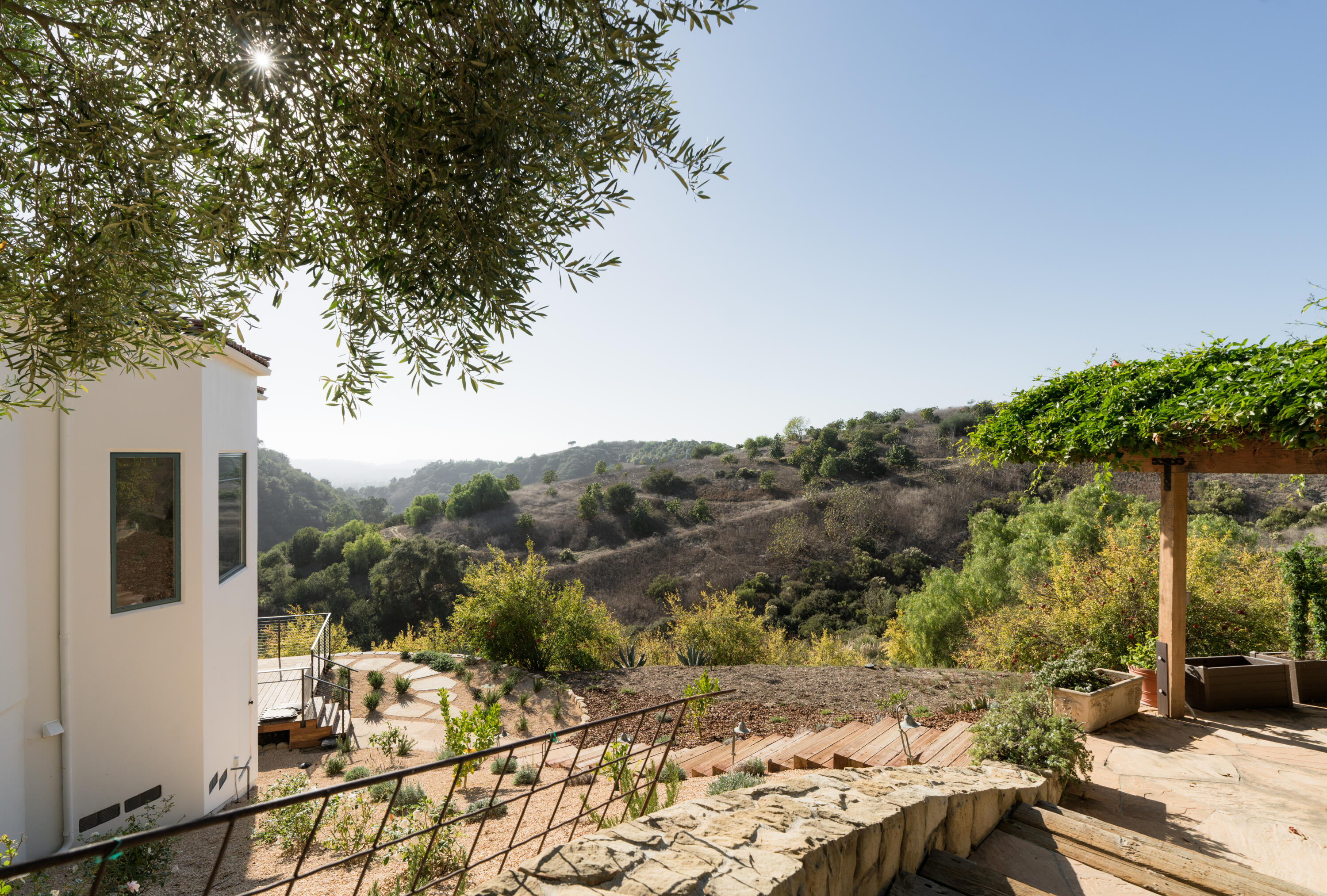 2827 Palomino Ridge Lane Santa Barbara, CA 93105 - Photo 35 of 36 Outdoor patio